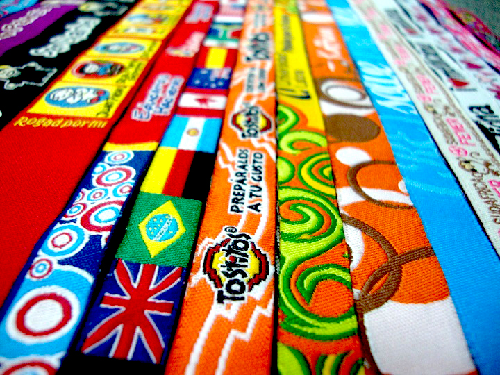 Pulseras Bordadas